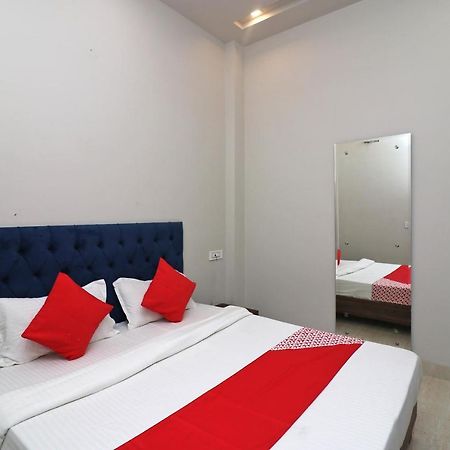 Oyo 38799 Savoy Guest House Pānīpat Buitenkant foto