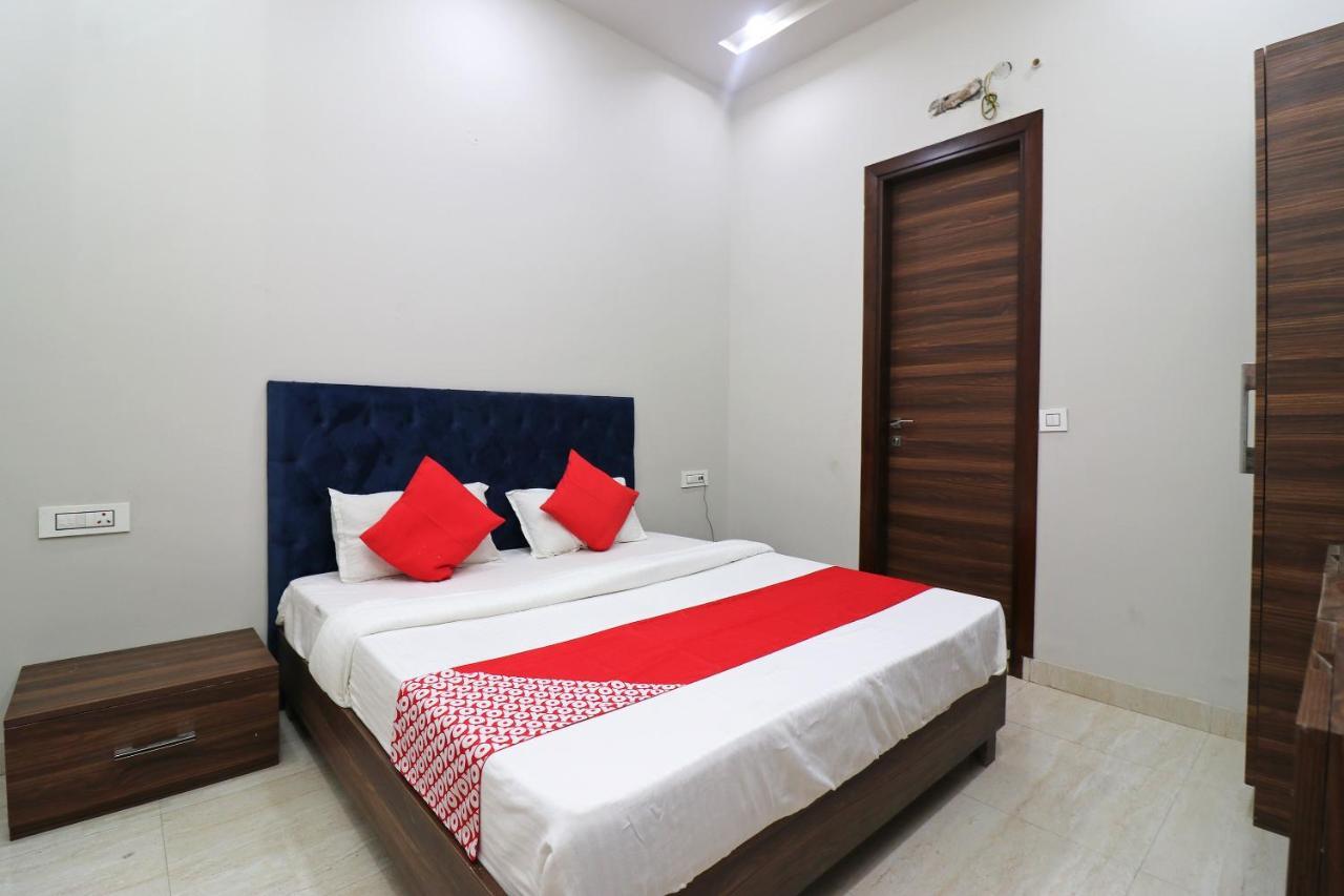 Oyo 38799 Savoy Guest House Pānīpat Buitenkant foto