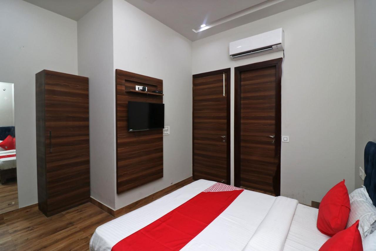 Oyo 38799 Savoy Guest House Pānīpat Buitenkant foto