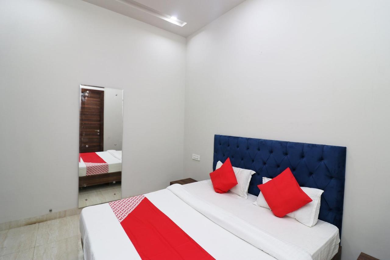 Oyo 38799 Savoy Guest House Pānīpat Buitenkant foto