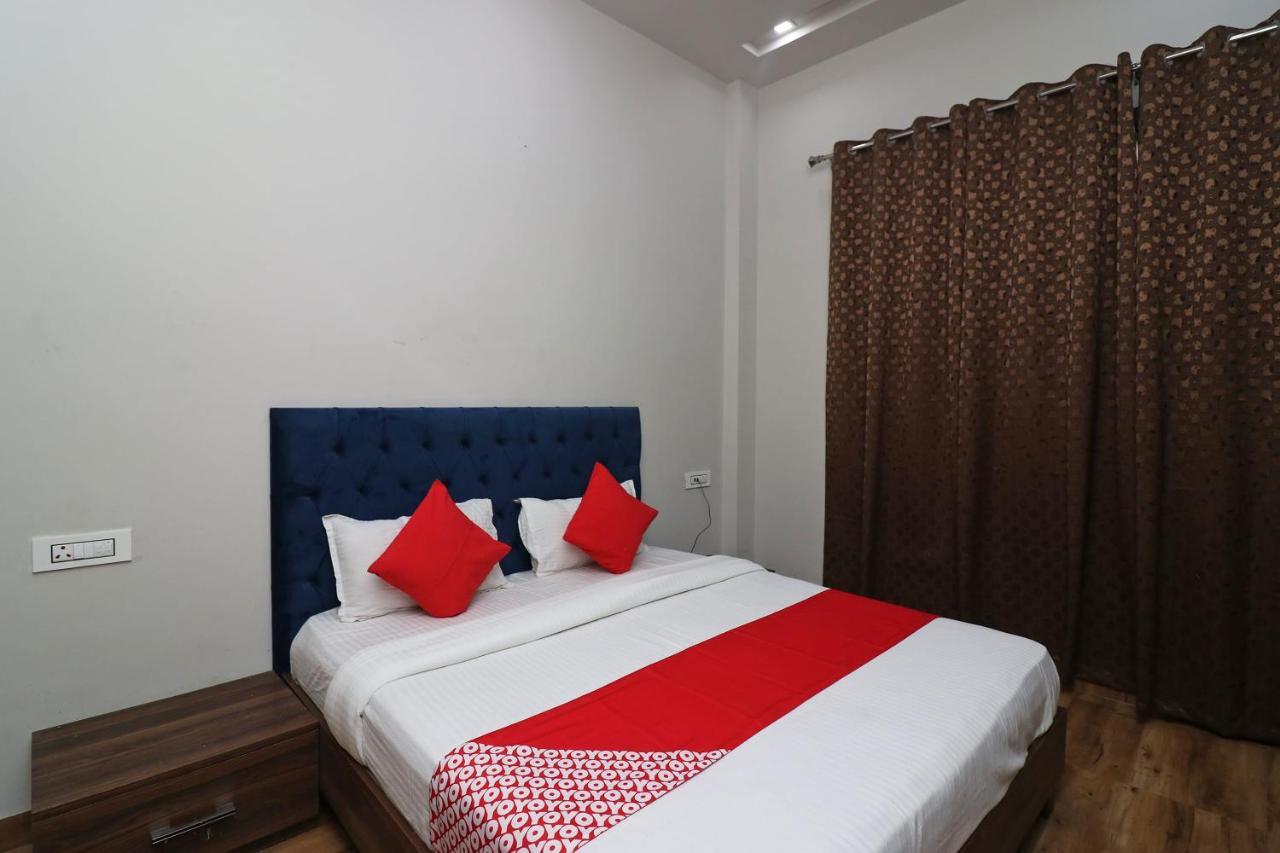 Oyo 38799 Savoy Guest House Pānīpat Buitenkant foto