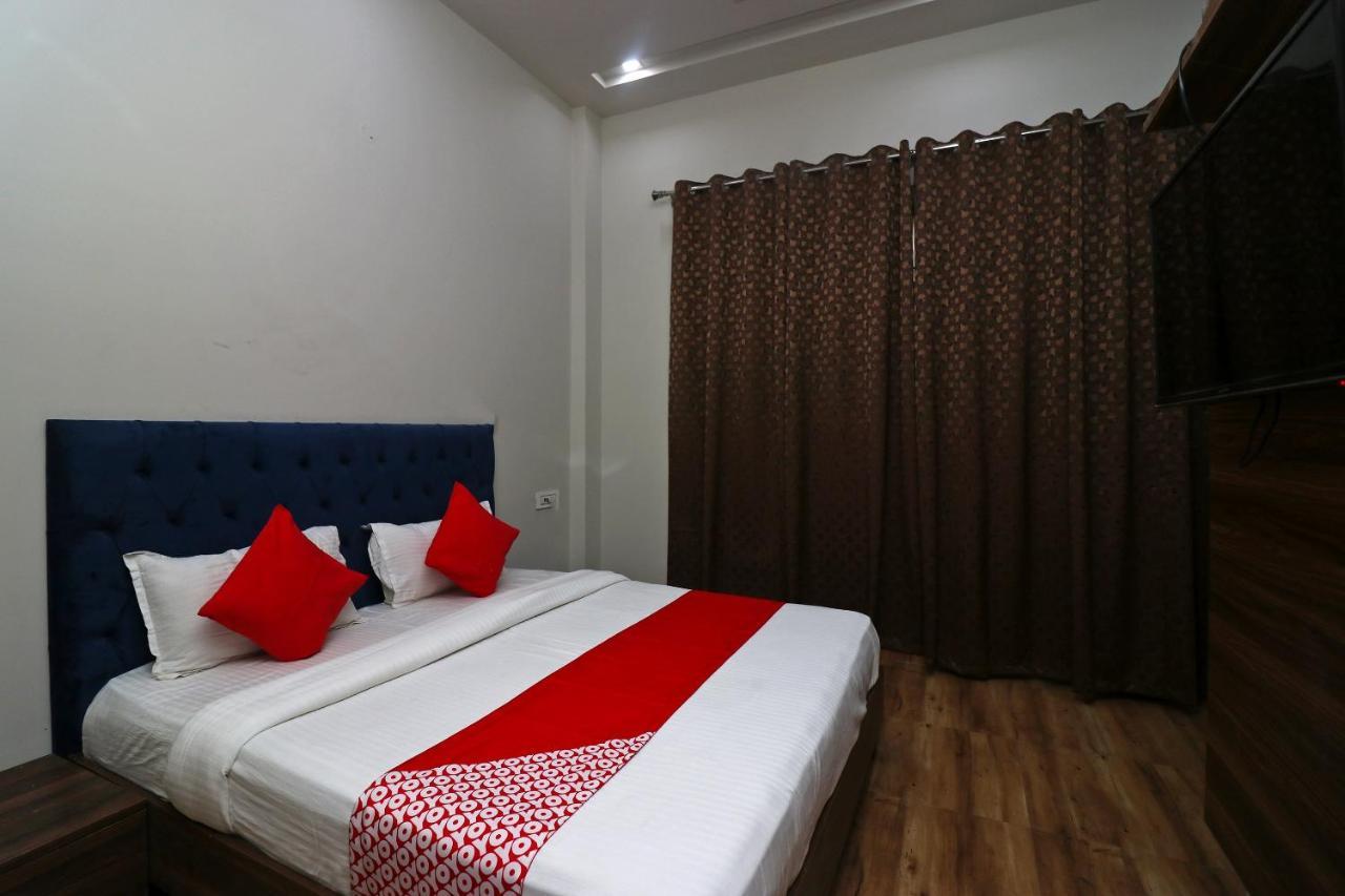 Oyo 38799 Savoy Guest House Pānīpat Buitenkant foto